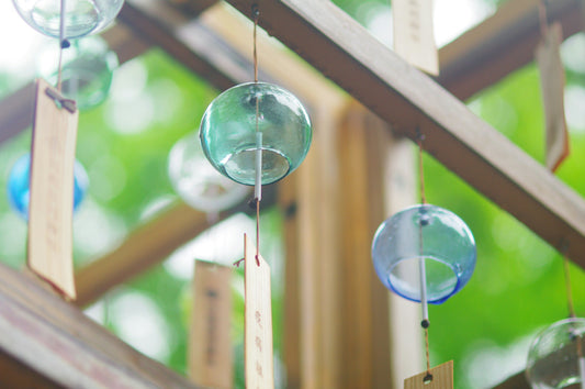 Japanske vindspil – Historien, æstetikken og roen bag furin-traditionen